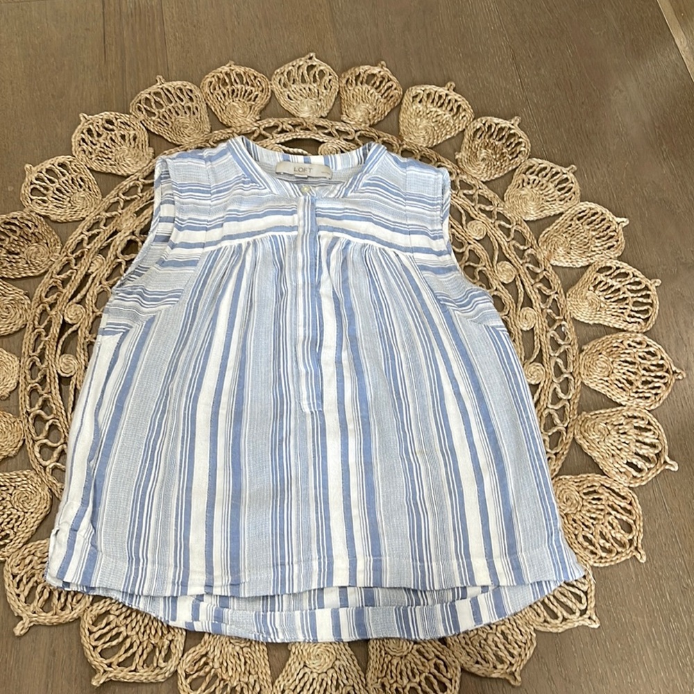 Blue and White Top, sleeveless. Perfect for summer time.
